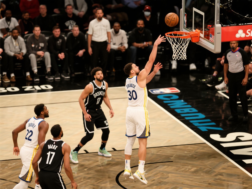 关键时刻失手,克莱与丁威迪三分连失痛失篮网之战 在比赛的最后两分钟,勇士与篮网的比分胶着